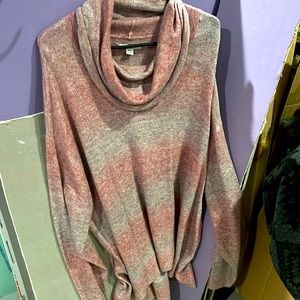 American eagle oversized M sweater never worn